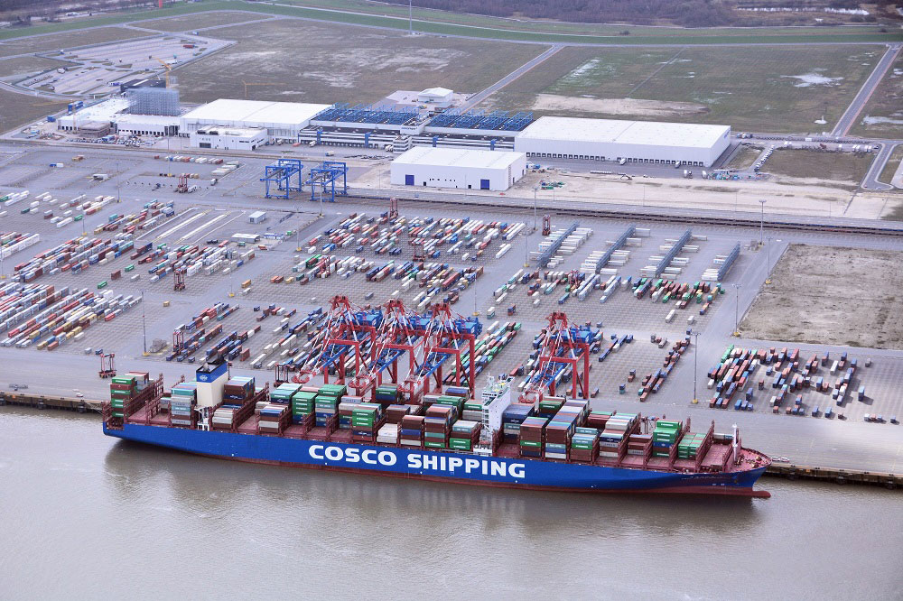 Luftaufnahme vom JadeWeserPort: Hier entsteht auf 20 Hektar Fläche der „China Logistics-Wilhelmshaven Hub“. Foto: JadeWeserPort