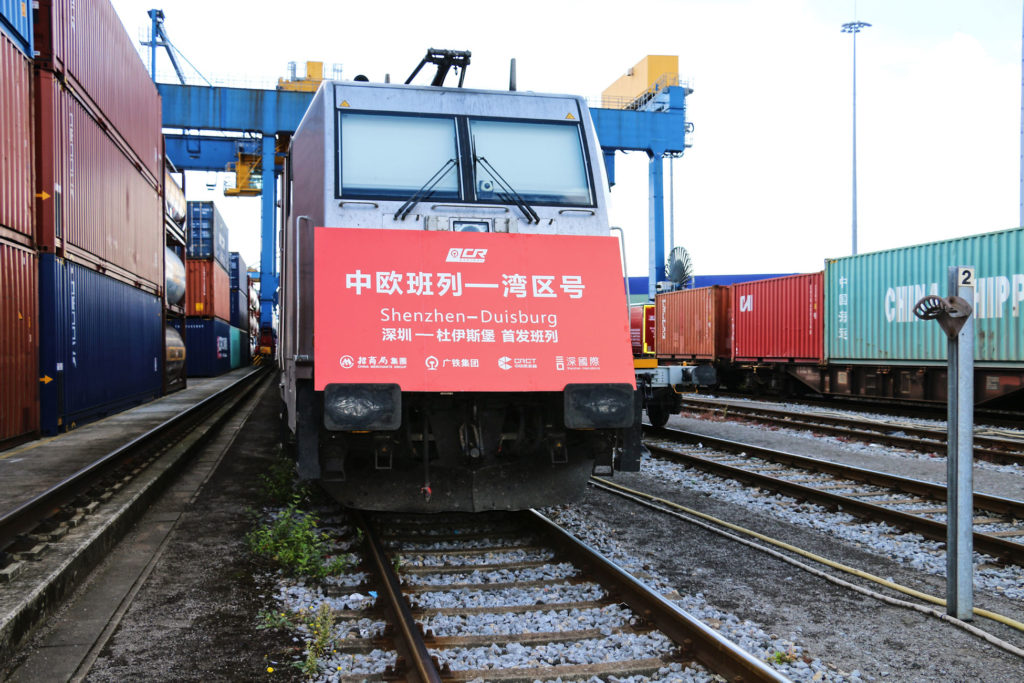 Persönlich durch Li Guanpeng auf ihre Jungfernfahrt verabschiedet, markiert die neue Zugverbindung klassische Routenpunkte entlang der Neuen Seidenstraße: Von China über Kasachstan, Russland, Belarus, Polen bis nach Duisburg. foto: © duisport