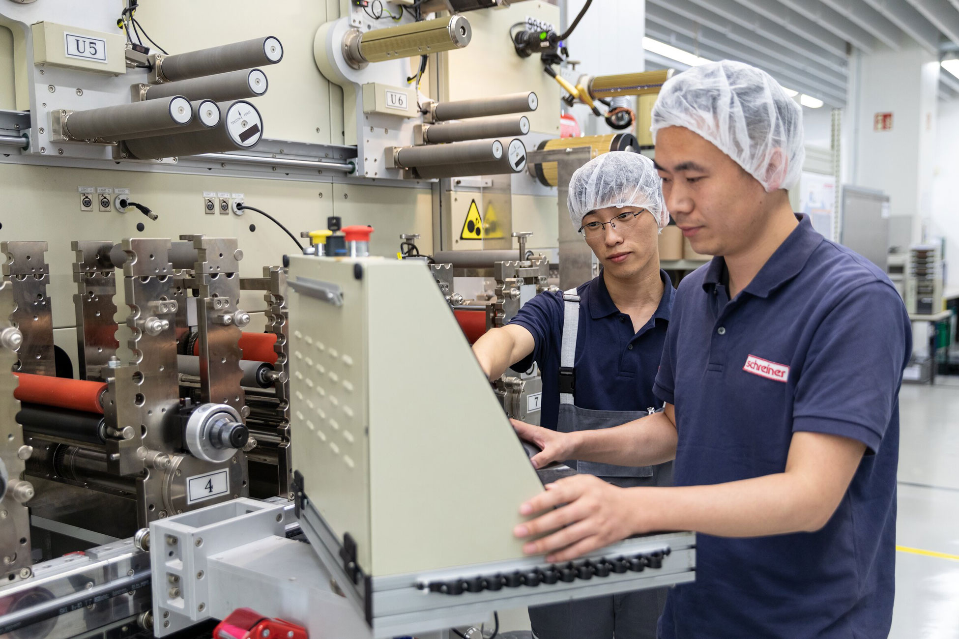 Auch personell hat sich einiges bei der Schreiner Group in Fengpu getan: Im Jahr 2016 beschäftigte das Unternehmen sechs chinesische und sechs deutsche Mitarbeiter, mittlerweile sind es 24, fast ausschließlich Chinesen wie Jamie Long, General Manager Schreiner Group Ltd. China, betont. Foto: Schreiner Group